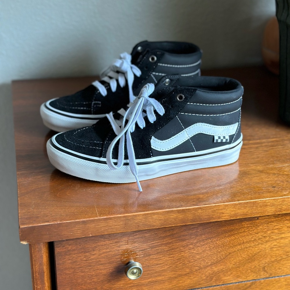 High Top Vans - Picture 2 of 8